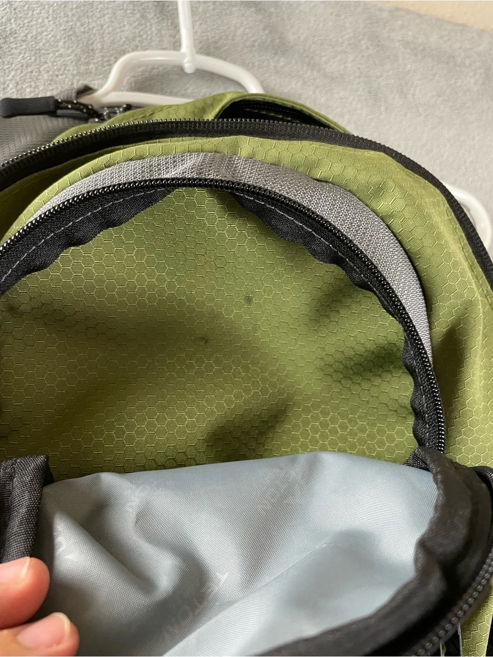 TETON Sports Oasis Hiking Backpack Hydration Compatible Daypack *NO BLADDER*
